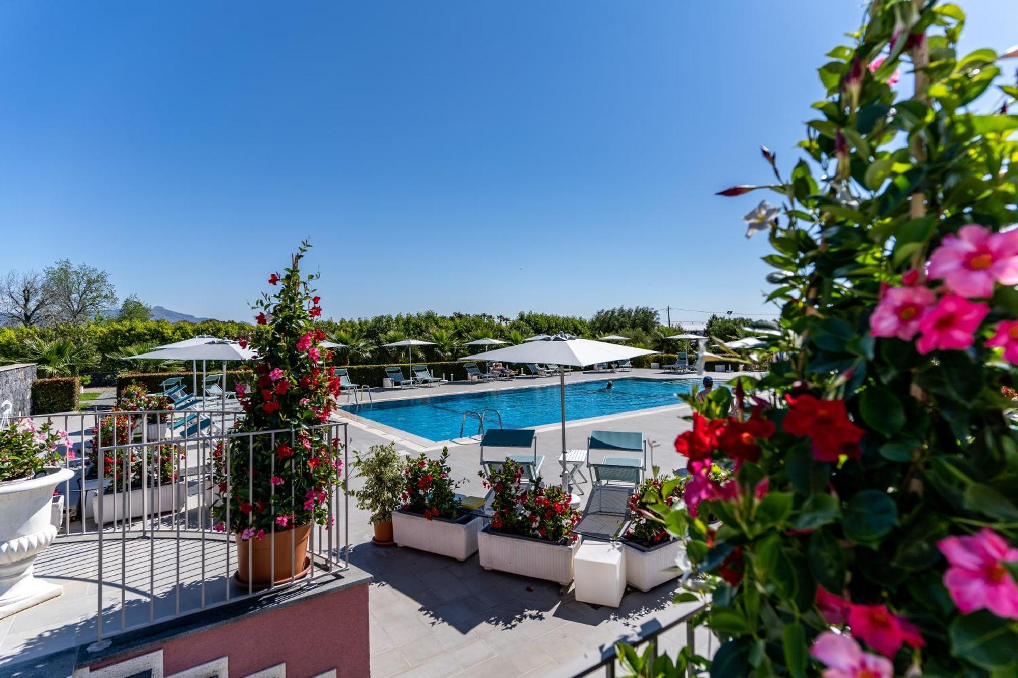Dipladenia Garden Country Resort Mascali Eksteriør billede
